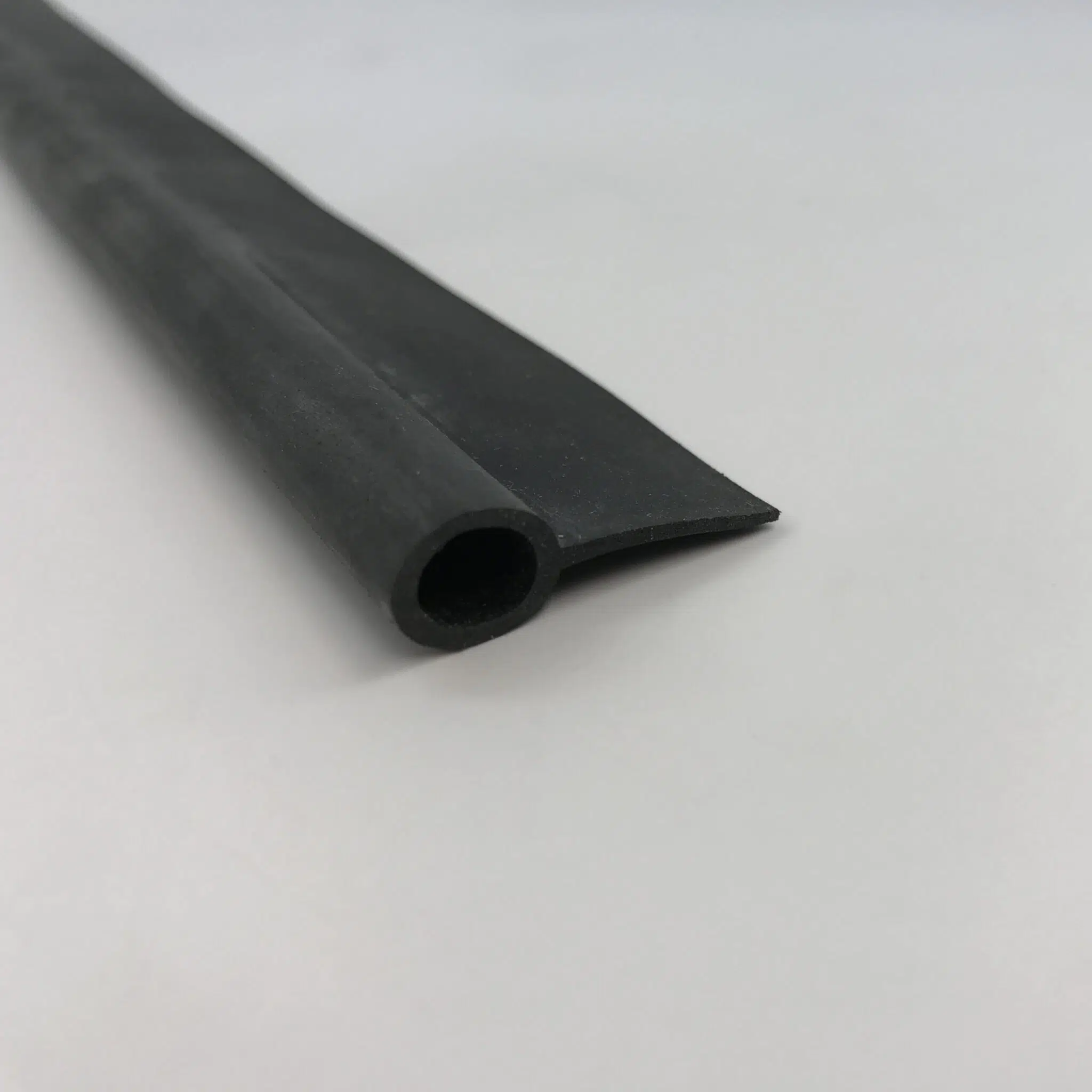 Rubber ⅜” Spray Welting For Windshields Black
